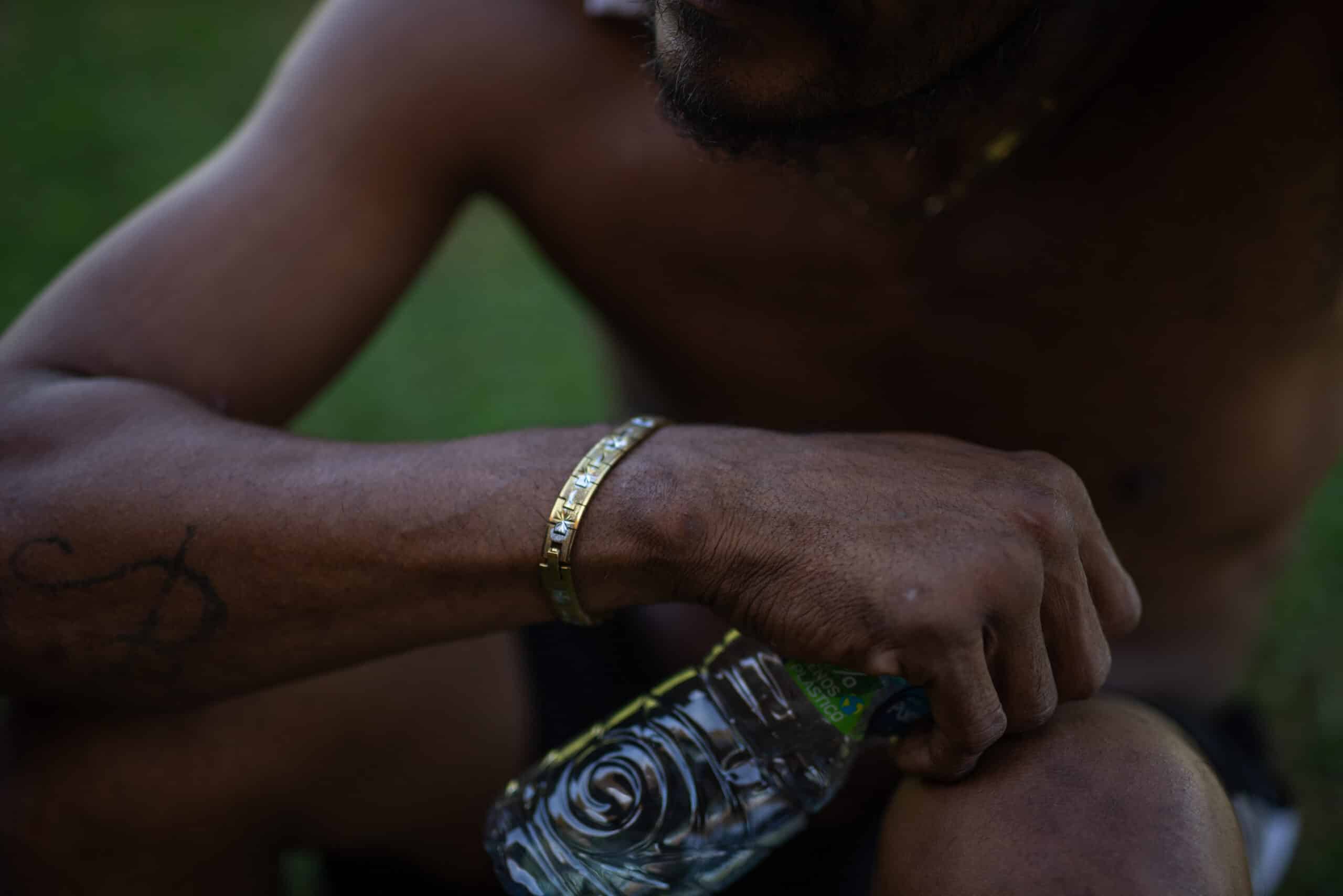 Los garimpeiros expulsados del territorio indígena Sararé se concentran en la ciudad, alrededor de la estación de autobuses, en Pontes e Lacerda. Fotos: Ahmad Jarrah/InfoAmazonia.